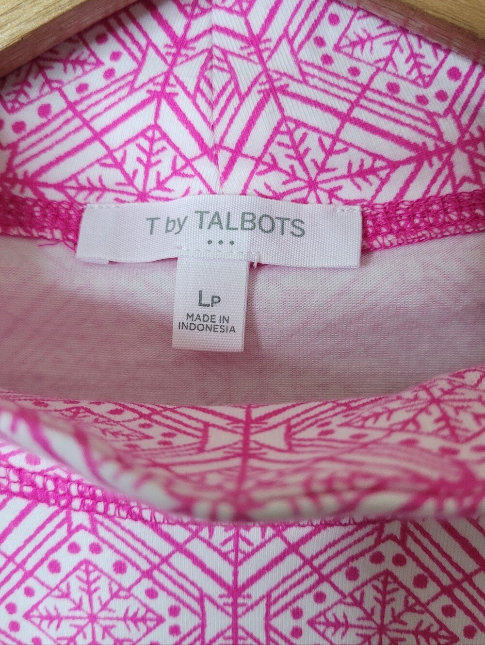 NWT T By Talbots Long Sleeve Snowflake Top LP - Picture 6 of 8